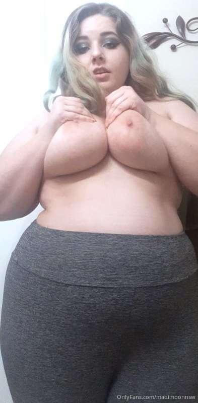 Anybody into more public flashing? 😘
