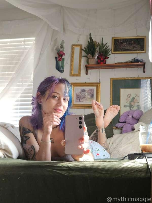 Would you be down to lounge around in my room with me all da..