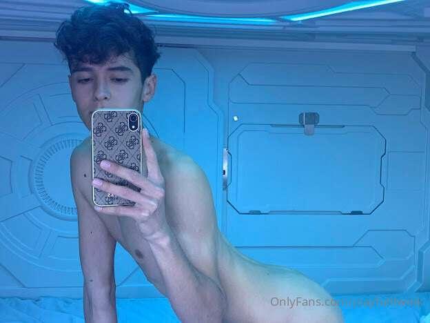 Just waiting for daddy on all fours like every good slut sho..