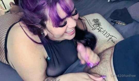 happiest with cock in my hands 😈🖤