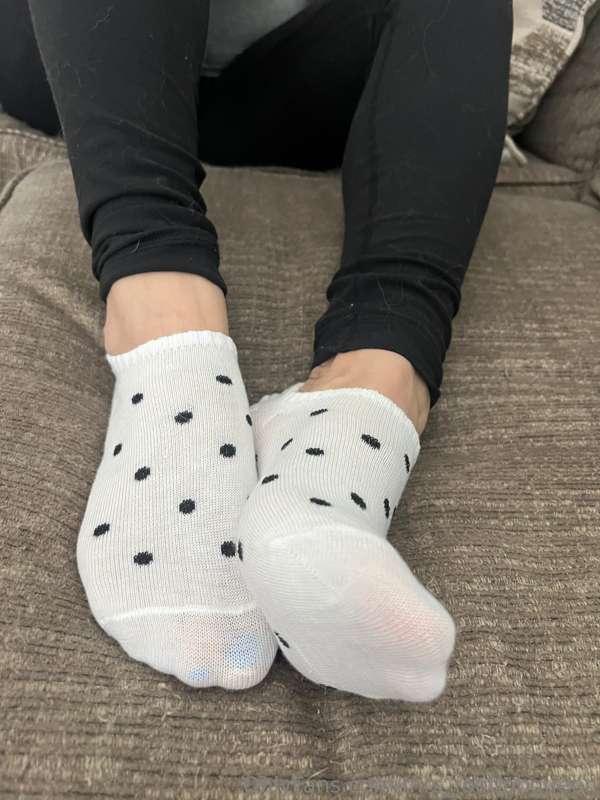 mrs_footjobqueen image #1