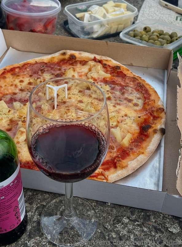 I love pizza! 🍕 Especially after sex — it's just the perfect..