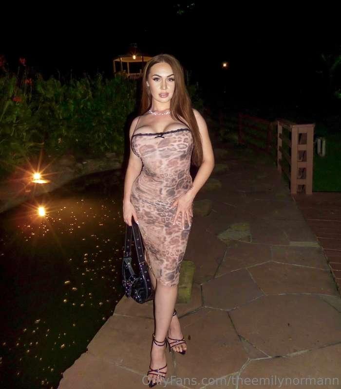 What do you think of this dress?😏Share your thoughts with me..