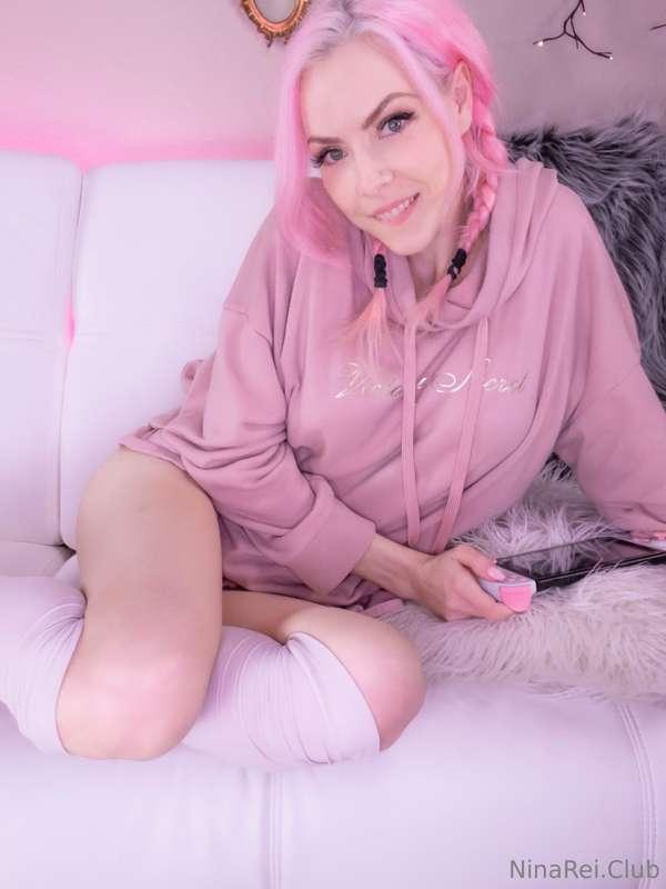 Let's snuggle and play video games all day.