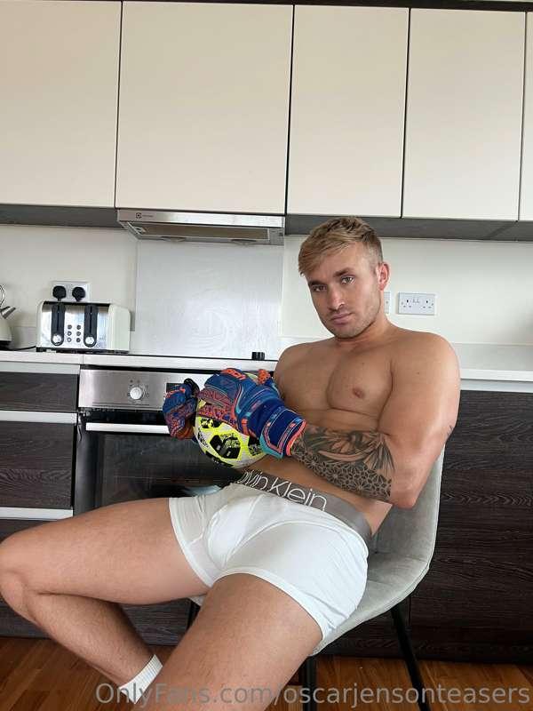Come play with my balls ⚽️😋

FREE sex tape if you subscribe ..