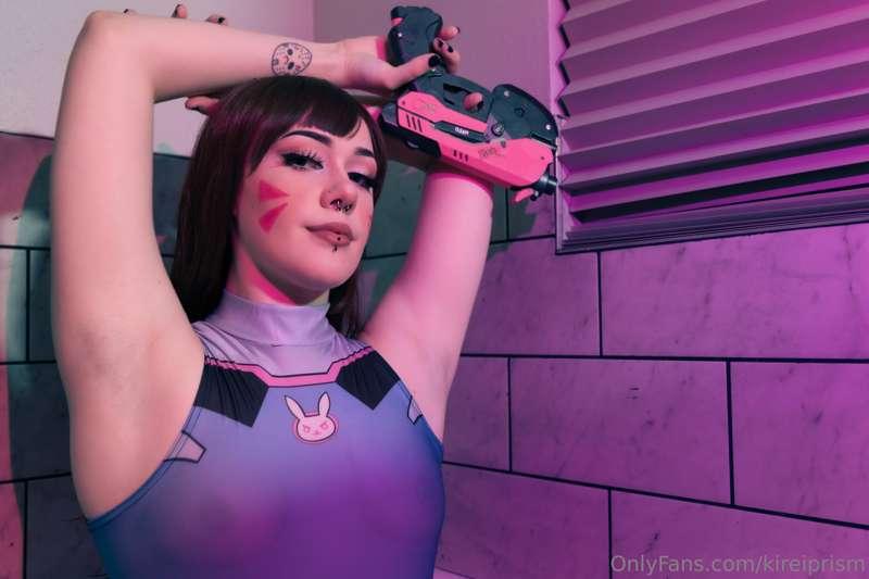 Do you want some of this gamer girl bath water? 💕