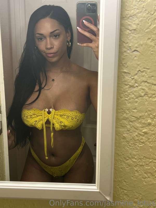 Summer is here, which means the bikinis come out 😎