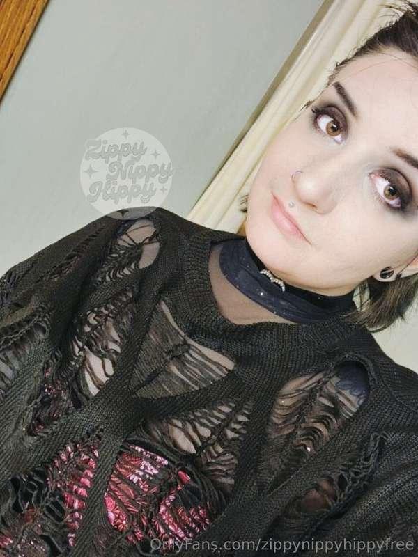 The night is calling, and she's the perfect match 🦇