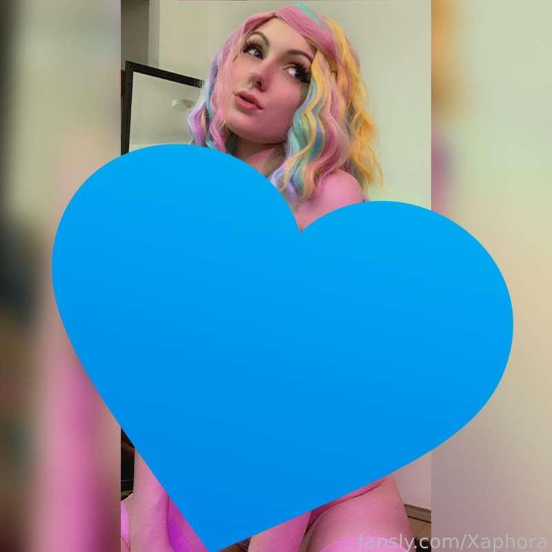 Bikini bubblegum princess 💗💙🎀🍭

This bikini is probably my FAVE out of the trio that I got!! 👀 Would you have to take a second look if you saw me at the beach? 

Enjoy 10 pics of me in this cleavage revealing bikini from Moeflavor! All sitting positions so my hips look great 🤭 

#fyp #bikini #swimsuit #bellybutton #hips #lewd #tummy #thighs #mirrorpics #spoilme #findom #femdom #goddess #princess #brat #fetish #nsfw 