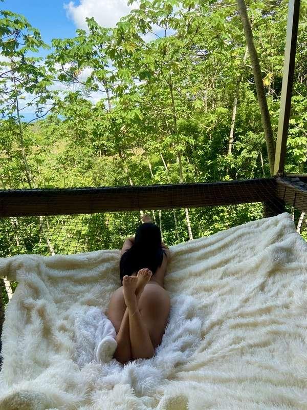 Buenos días, me extrañaron ? ☺️ Quieres ver esta foto sin ce..