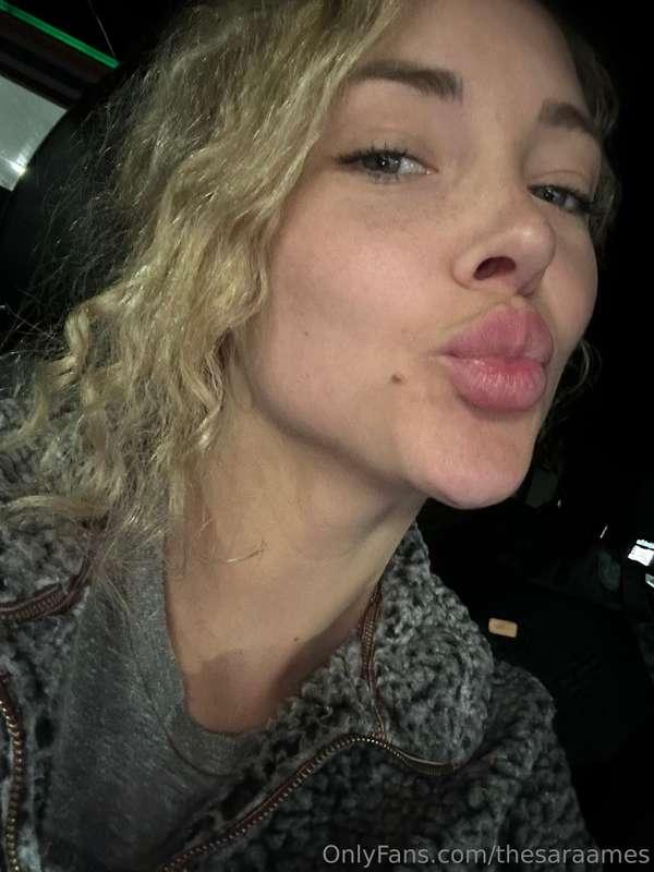 I get lost in your eyes. 🤩💋
