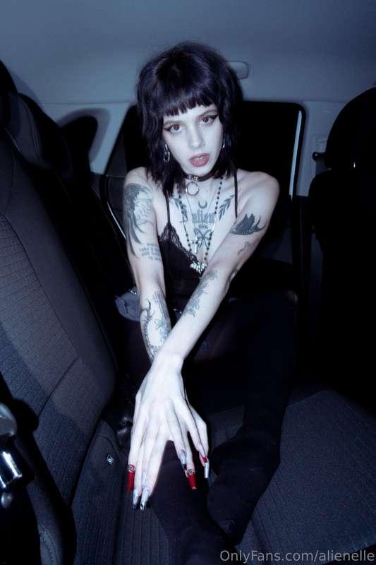 alienelle image #4