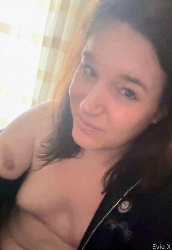 evie_x image #1