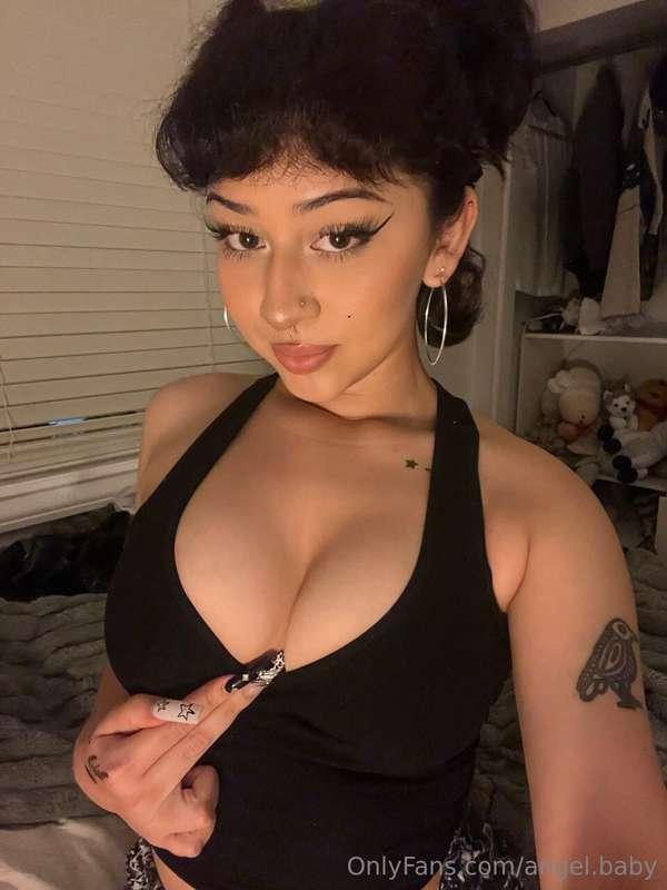 Swipe right to make to ur day better🤭🍒