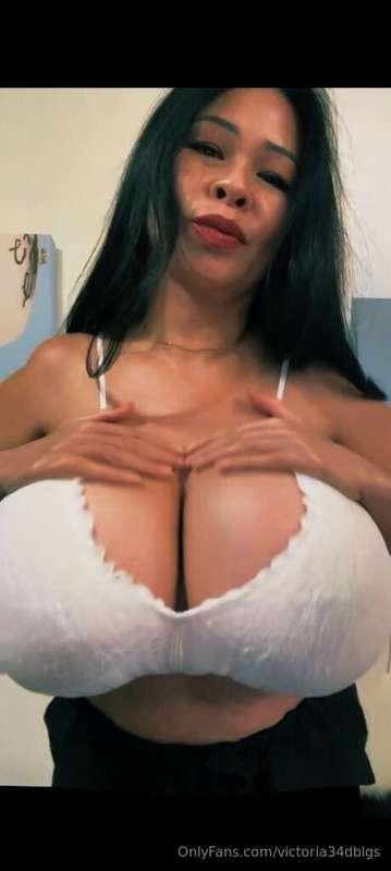 I am sooo fucking horny 😈😈😈. Ovulating and my pussy is screa..