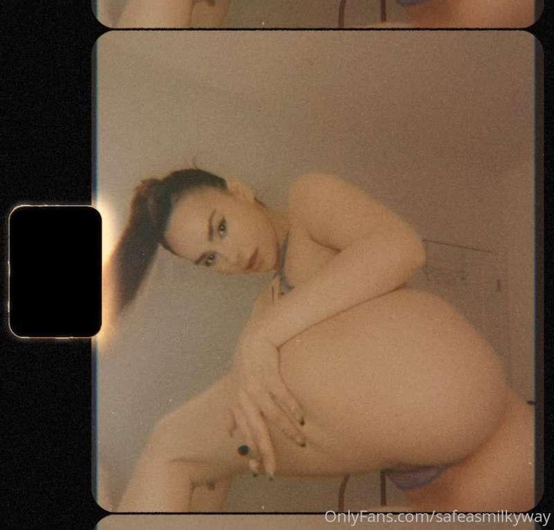 please eat my ass 💗💗
