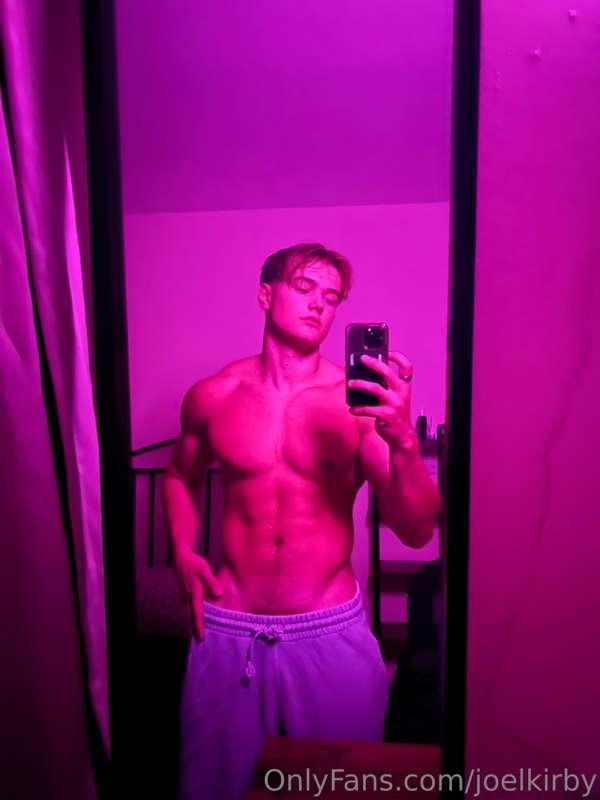 im back and got so much content to show you all ! message me..