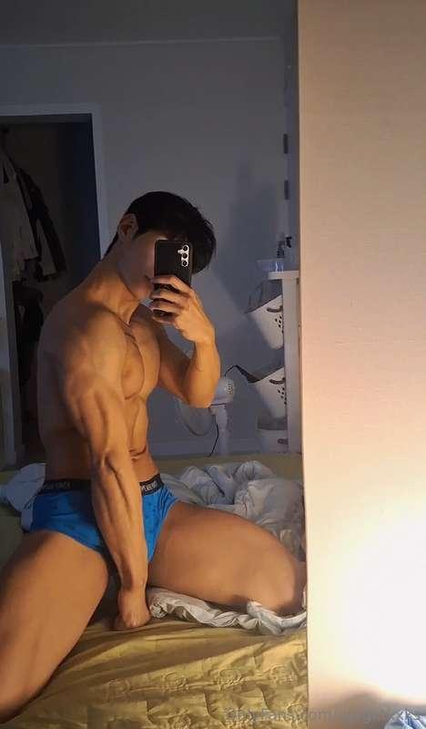 너무너무 건전한 대퇴사두 바디체크 (빨리 건전하다고 해 🤨)그리고 이번 주 내로 vip영상 촬영 예정입니다☺..
