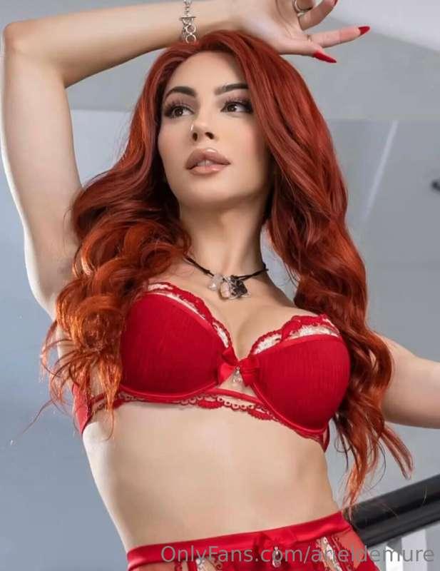 💋 *online, looking for you in my DMs*
