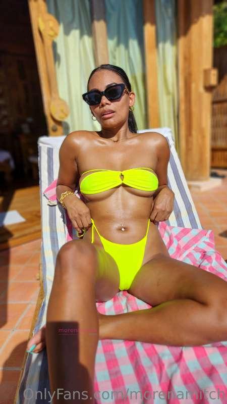 Tell me what you see first...
Camel Toe or Under Boobs?