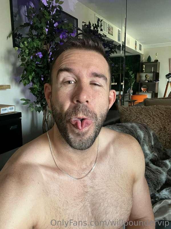 What special talents do you have with your tongue 🤪😜👅