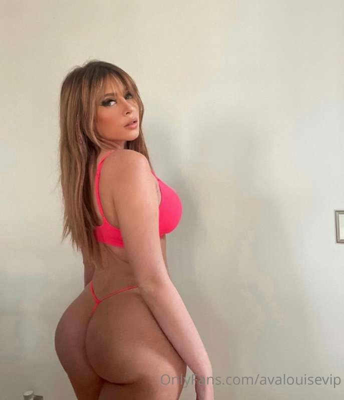 i'm a doll, but i still wanna party 👙
