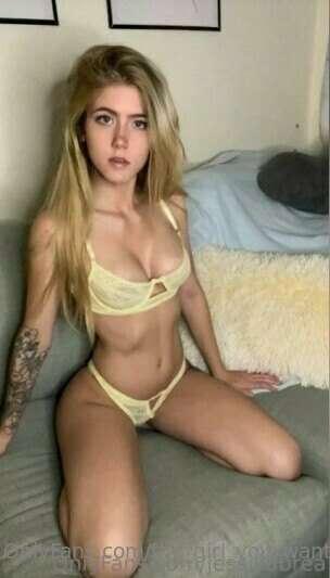 Innocent blonde made a super dirty OF 👅 she just lost her vi..