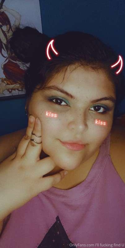 Some one pls stop me. It’s sooo late and I only look good in..