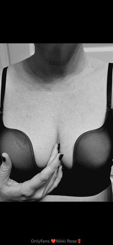 Dropping some black and white pics real quick. I got to go. ..