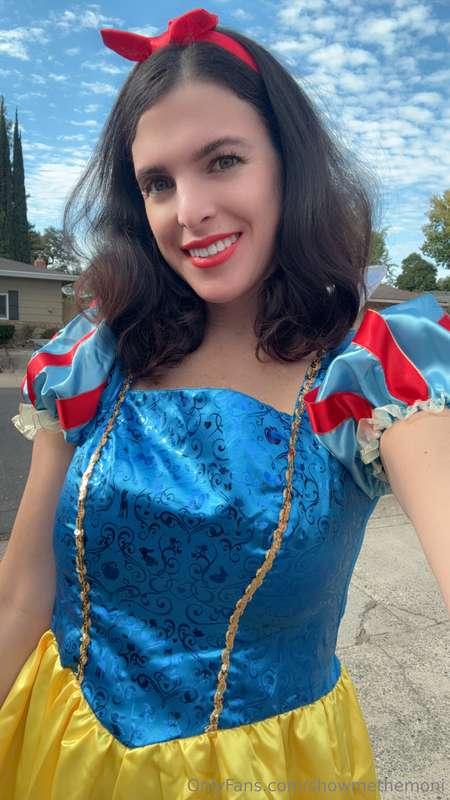 Snow White 🎃 Happy Halloween 👻 