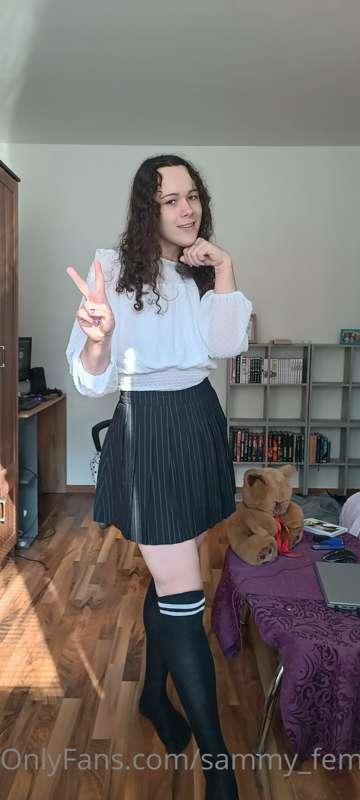 Happy Femboy Fridayyy!
We're on a new phone from now on so t..