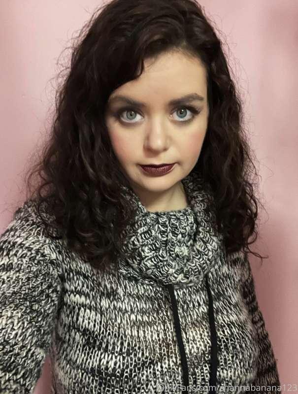 New pic of me today, keeping warm on another cold day