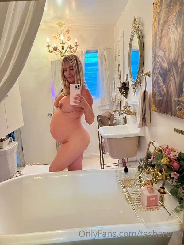 Dm me if you need your preggo fix…