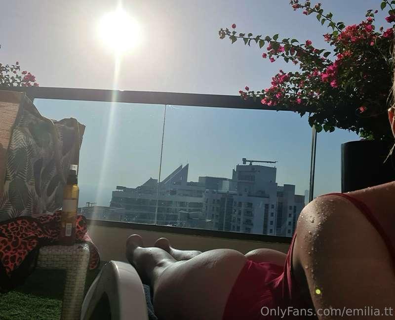 Relaxing in the sun really brings unforgettable sensations.☀..