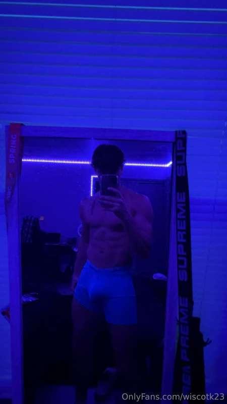 take my bottoms off 💙