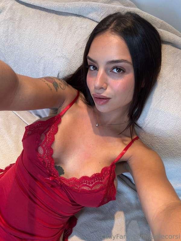 Qui fa caldo, ma mai troppo per me e te insieme...😏🤭
