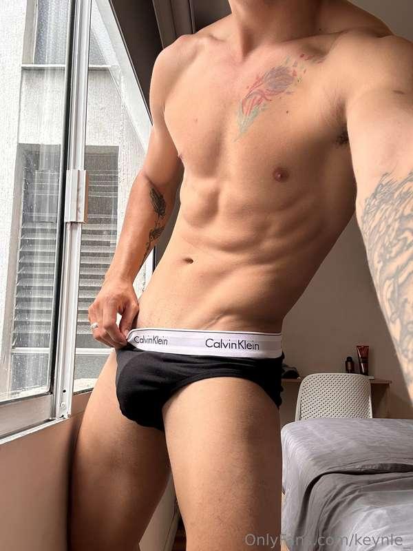 Wanna lick my abs? 🥵
