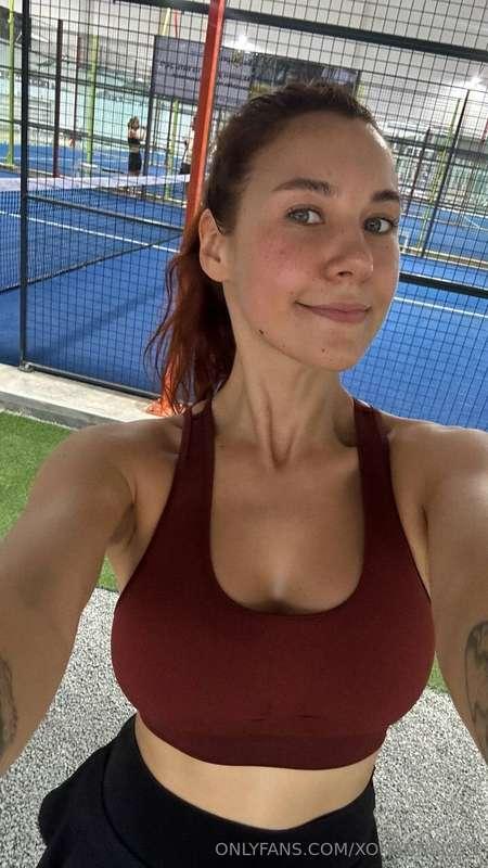 Do you like sports? 😍 Let's work out together and take a sho..