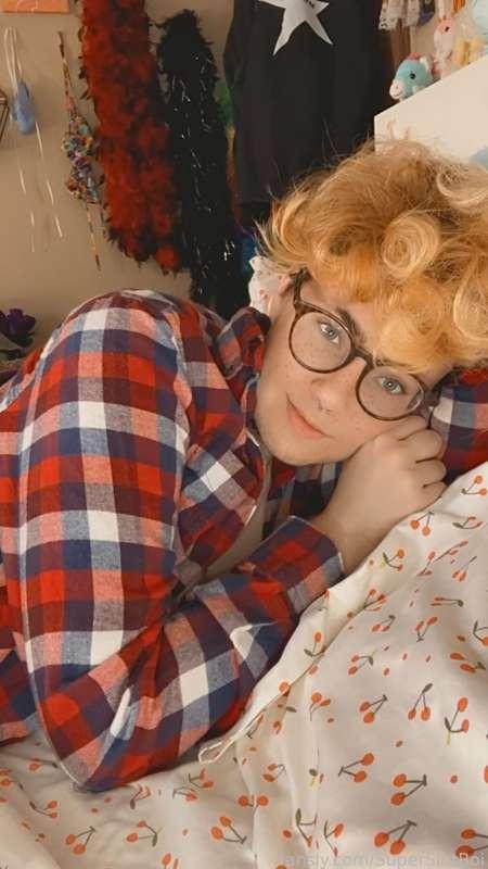 Let's stay in bed all morning, okay?