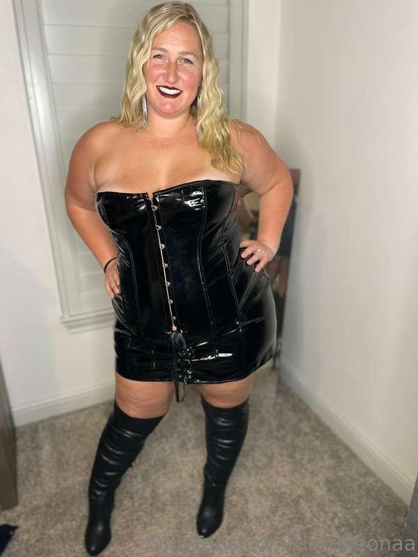 I had some fun trying on some leather ❤️❤️❤️