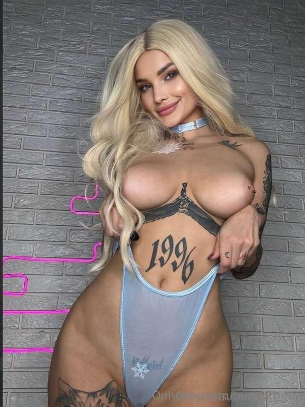 *@soffi_fire is an insatiable candy, just look at her ass!🔥💥..