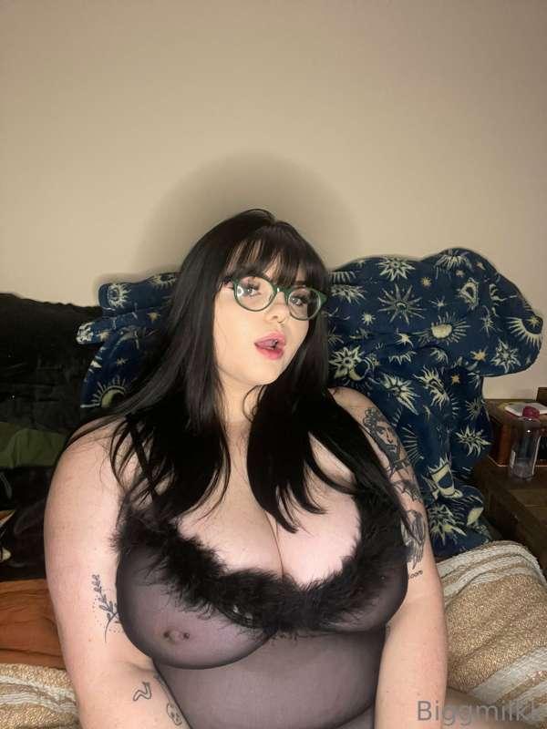 Show me ur boobies
