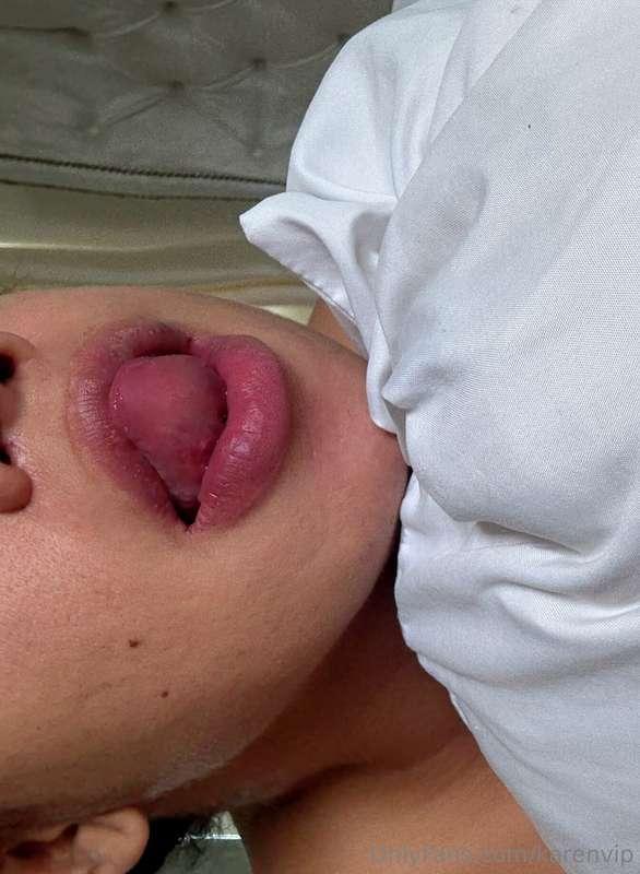 Mi boca y mi lengua están deseosa de chupar verga 🔥My mouth ..