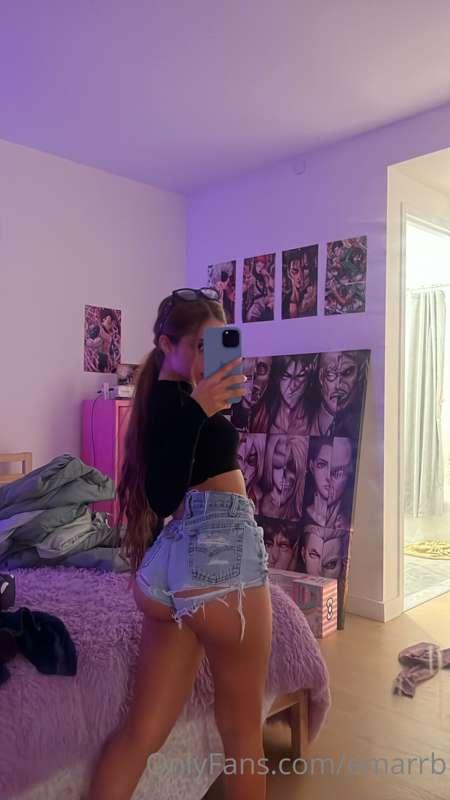 Good morning from my messsy room. Do you like my outfit for ..