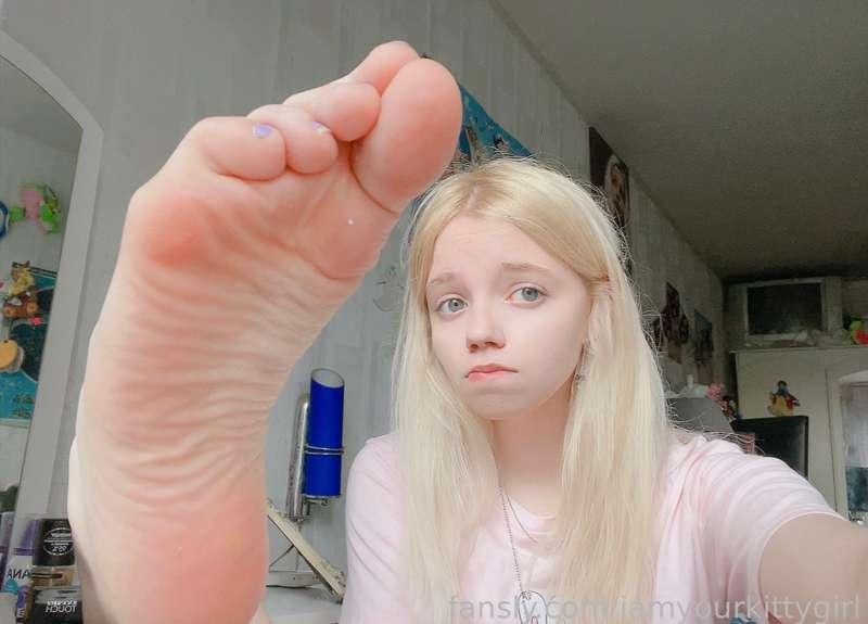 iamyourkittygirl image #2