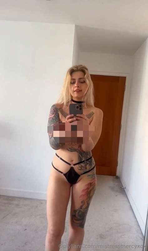 It was really hard to censor this mirror video so for my fre..