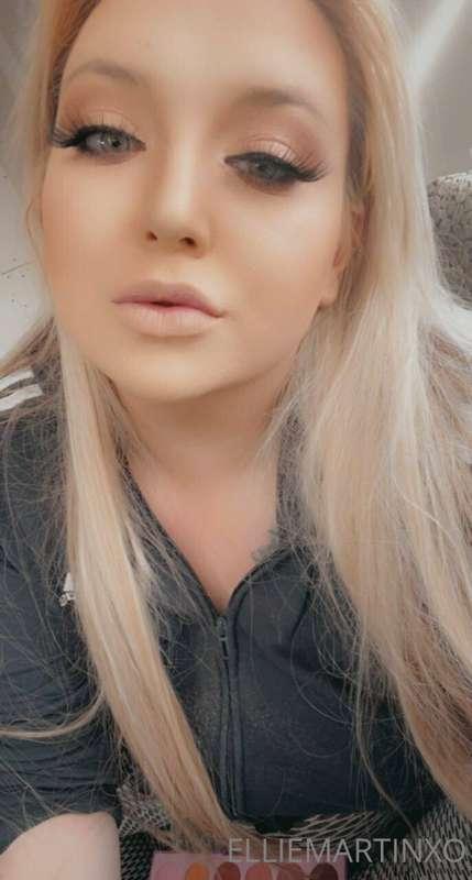 Do you like a tight pussy or asshole?🤔