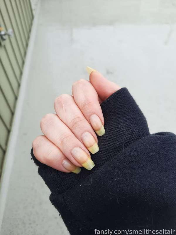 nail check in! im so proud of them haha
what color should i paint them next? 🤔