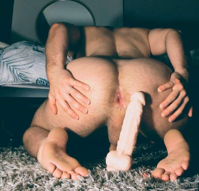 Spread those cheeks puppy 😍 