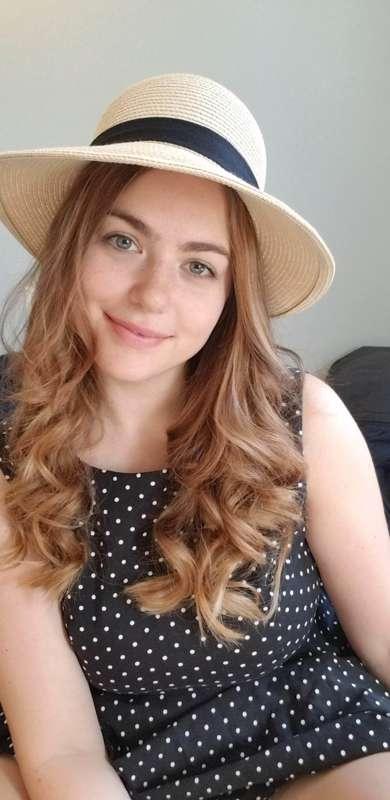feeling cute with the hat ☺️
